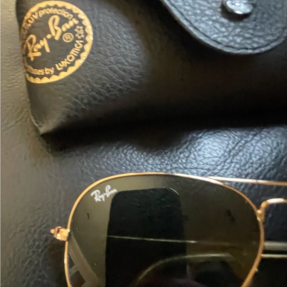 Ray Ban sunglasses with case - Picture 5 of 6